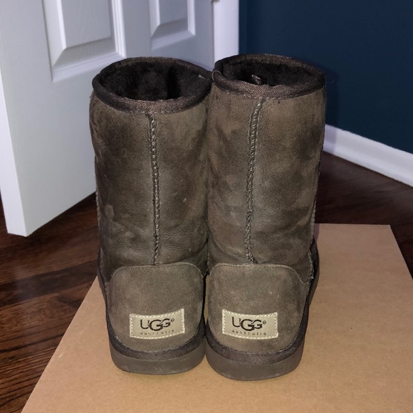 Classic short chocolate brown size 6 ugg boots - Picture 4 of 7